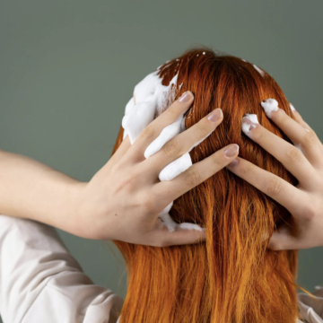 Haartönung und Haarfärbung: Haare zu färben oder zu tönen ist ein Trend, der sich über alle Altersgruppen und Geschlechter hinweg etabliert hat.